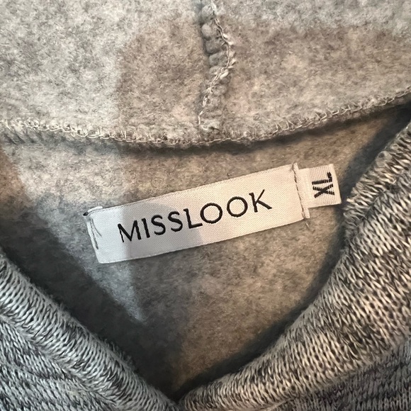 In a World Where You Can be Anything Be Kind XL Gray Hoodie. - Picture 6 of 6